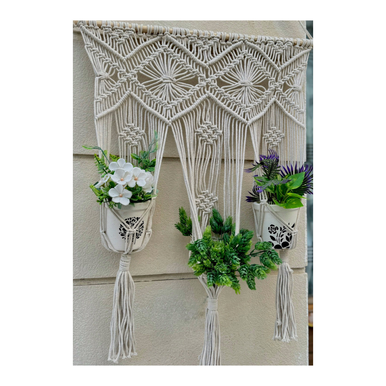 Macrame plant hanging ( 3 pots)