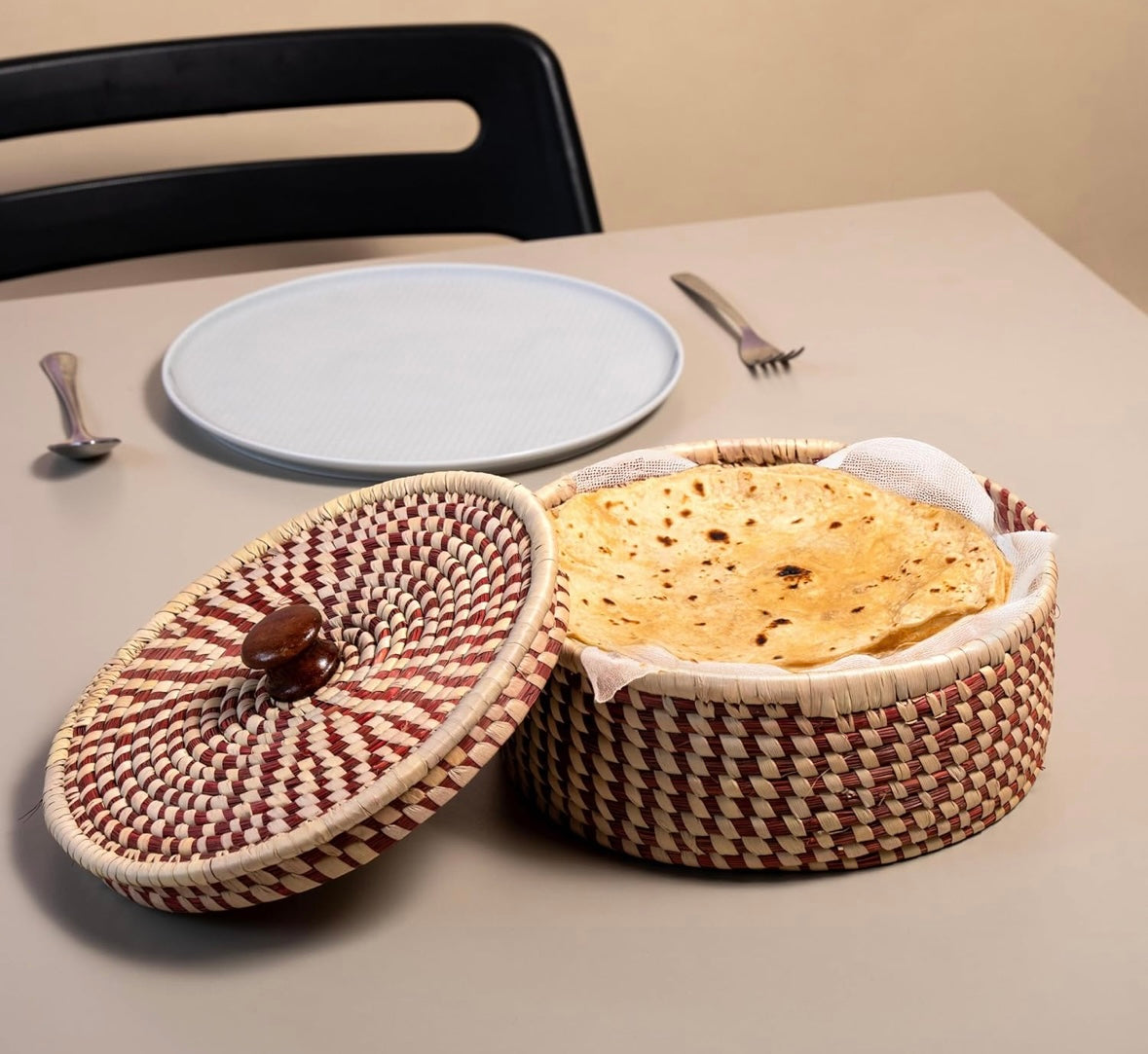 Handmade Sabai Grass Roti Box – eco-friendly chapati storage basket with lid