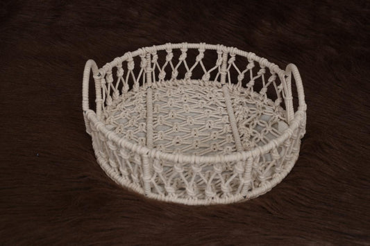 Round macrame basket